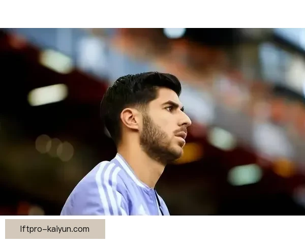 阿森西奥助力巴黎在Ligue 1中稳步前进，状态回暖备受关注