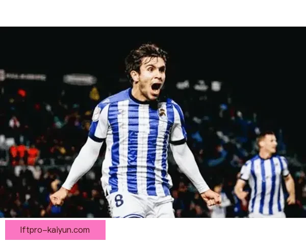 马尔蒂诺持续提升的足球影响力引发众多关注与讨论