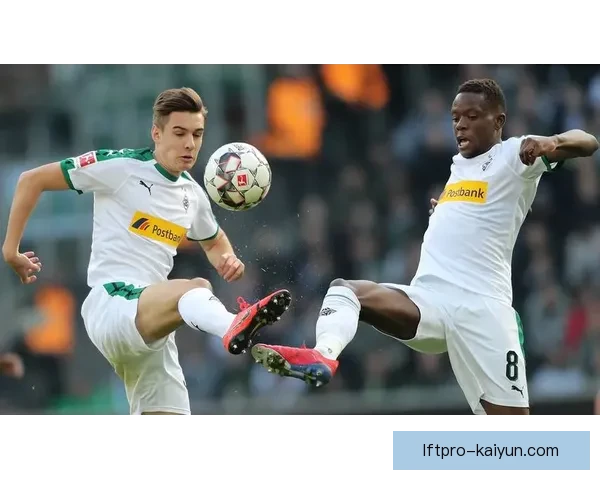 德甲布兰特中场状态回暖，近期表现稳健值得关注