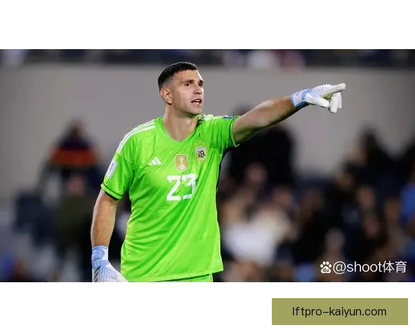 马丁内斯在最新门将排名中表现稳健，状态持续受到关注