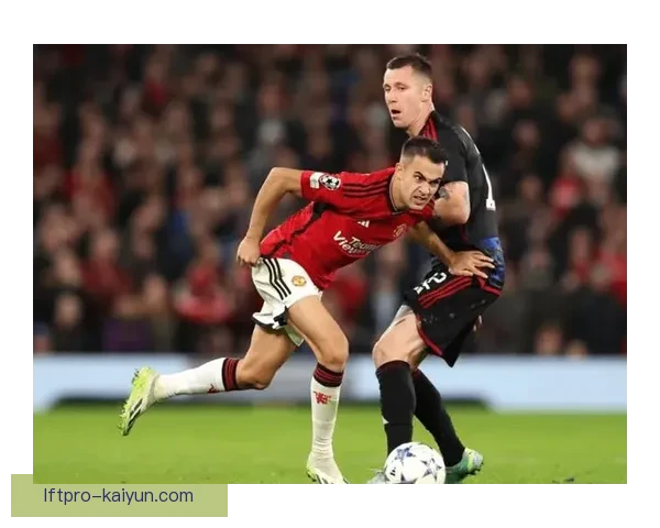 奥纳纳关键扑救助球队稳住防线，近期表现稳健